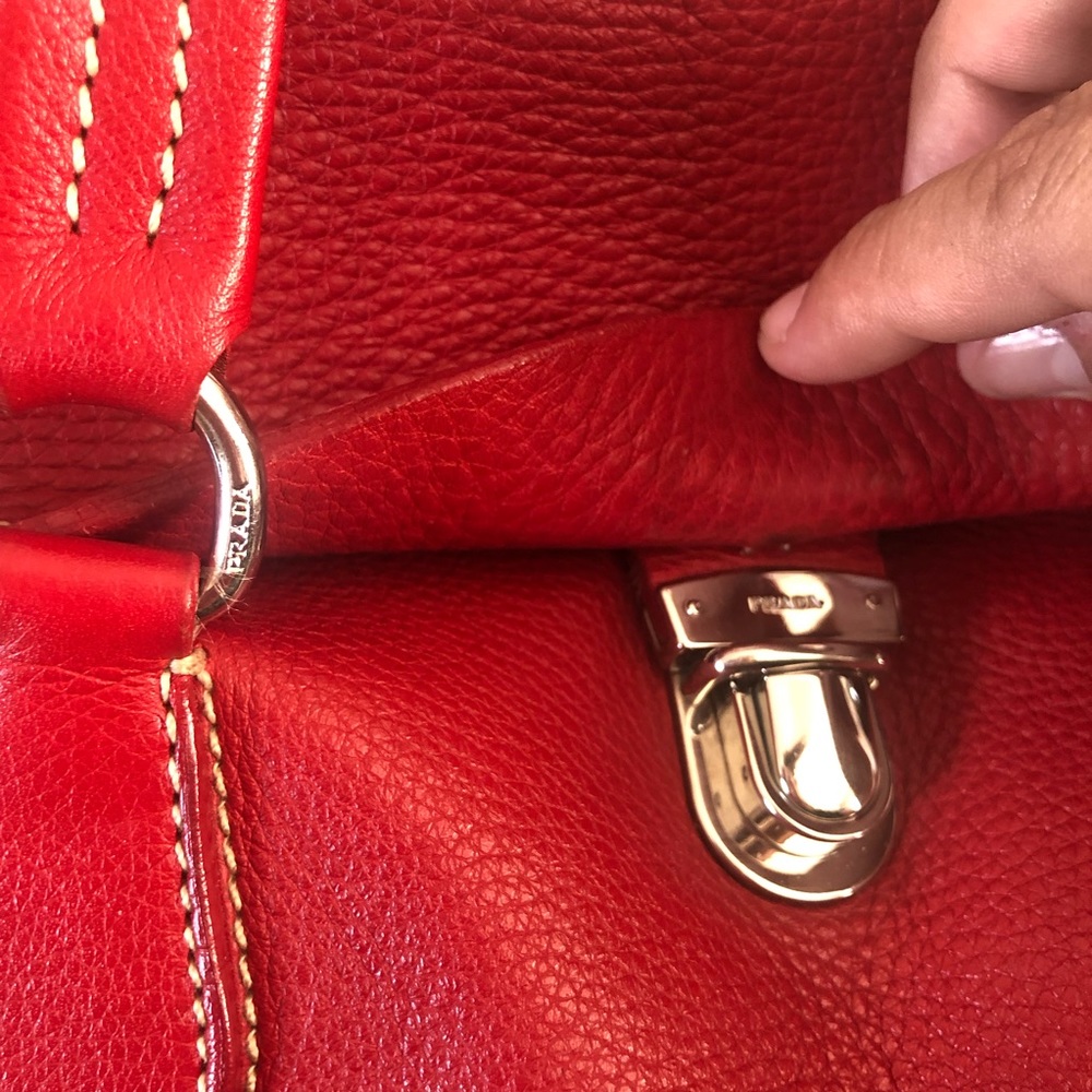 👠🖤Authentic PRADA Pebbled Leather Purse/Tote🖤👠- Picture 2 of 8